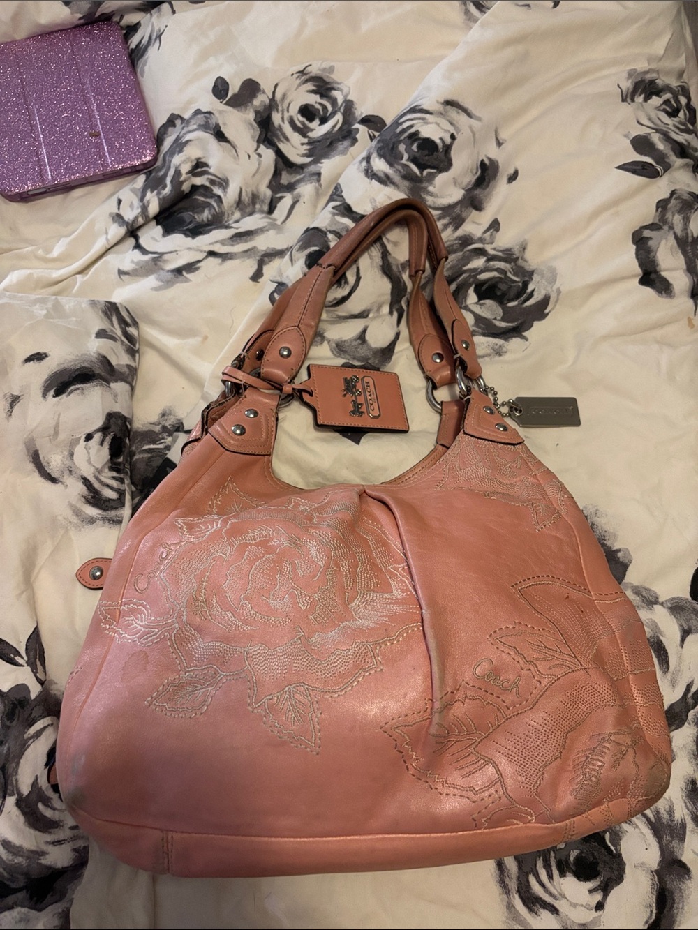 Vintage Coach Coral Pink Leather Shoulder Bag with Floral Embroidery - Picture 2 of 13